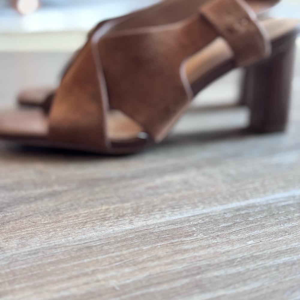 Women’s Leather Brown High Heals - Picture 3 of 8